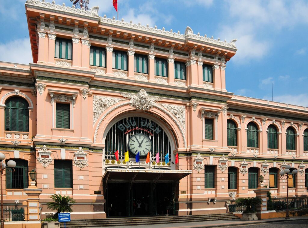 The Central Post Office impresses visitors with its high ceilings